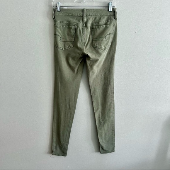 American Eagle size 2 Jeggings soft green color good condition soft fabr… - Picture 4 of 9